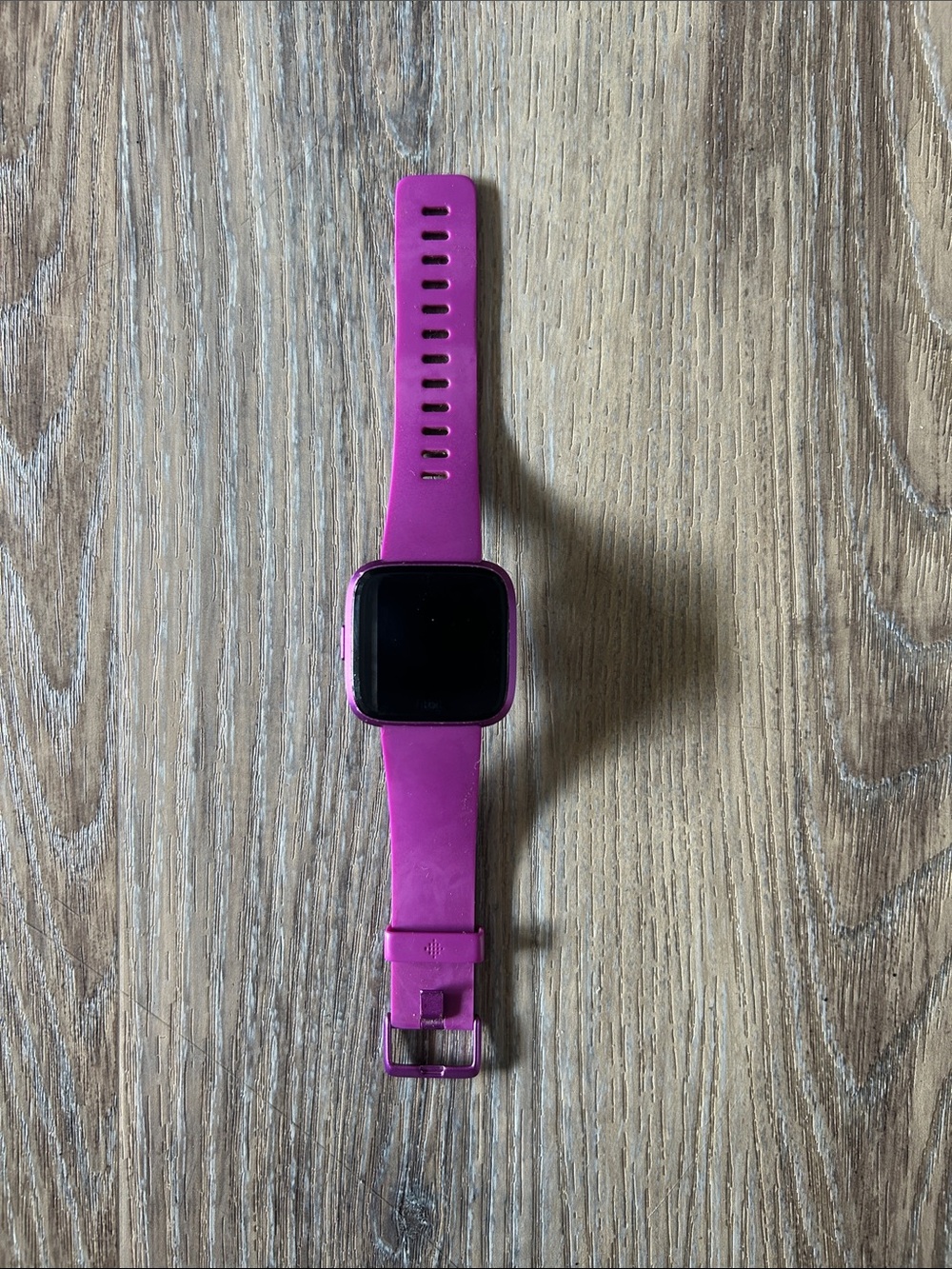 Fitbit smartwatch - Picture 3 of 7